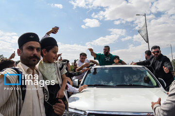 People of Shiraz welcome Hadi Choopan