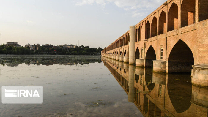 حریم پلهای تاریخی اصفهان را از معنا خالی نکنید