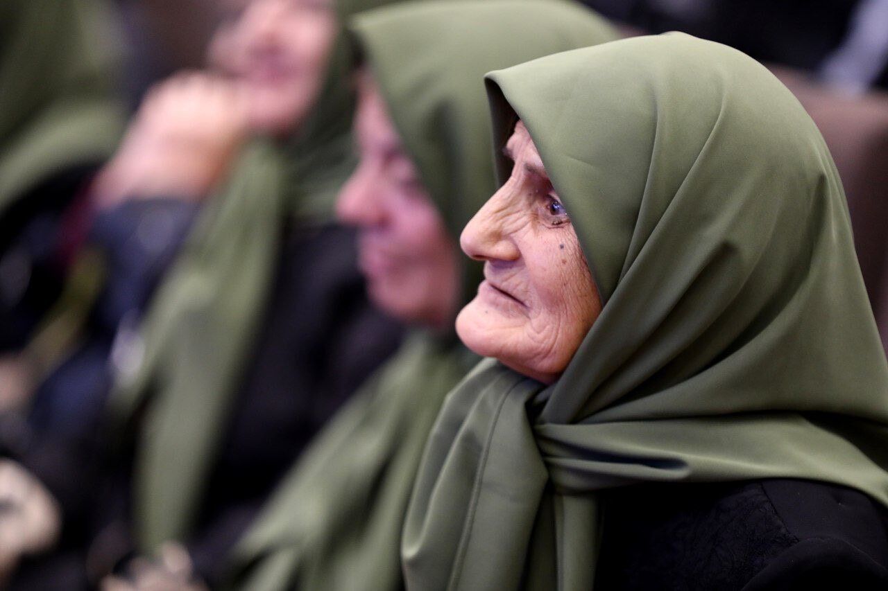 چند لحظه برای سالمندان چند لحظه برای سالمندان