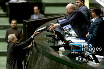 Budget 1404 : le projet de loi de finances déposé au Parlement iranien