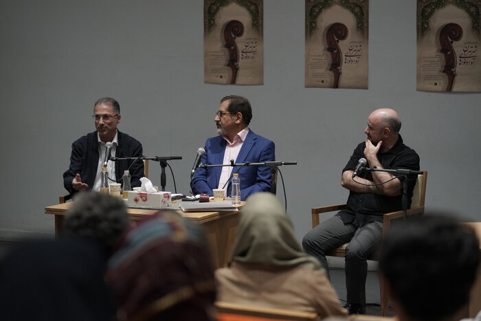 حسامالدین سراج: به موسیقی سنتی ظلم میشود/ شناسنامه دار شدن نوازندگان خیابانی