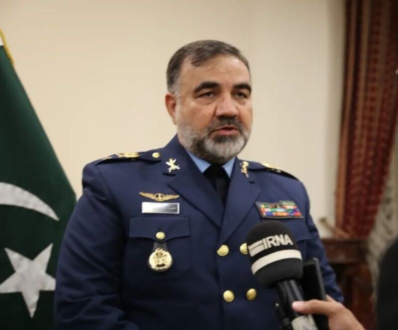 Iranian Air Force Commander arrives in Pakistan