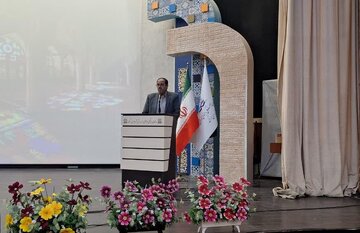 اشعار سعدی تابلویی زیبا از انسانیت و اخلاق است