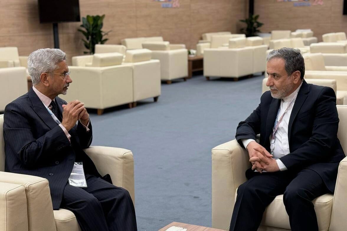 Iranian, Indian FMs meet on sidelines of BRICS summit