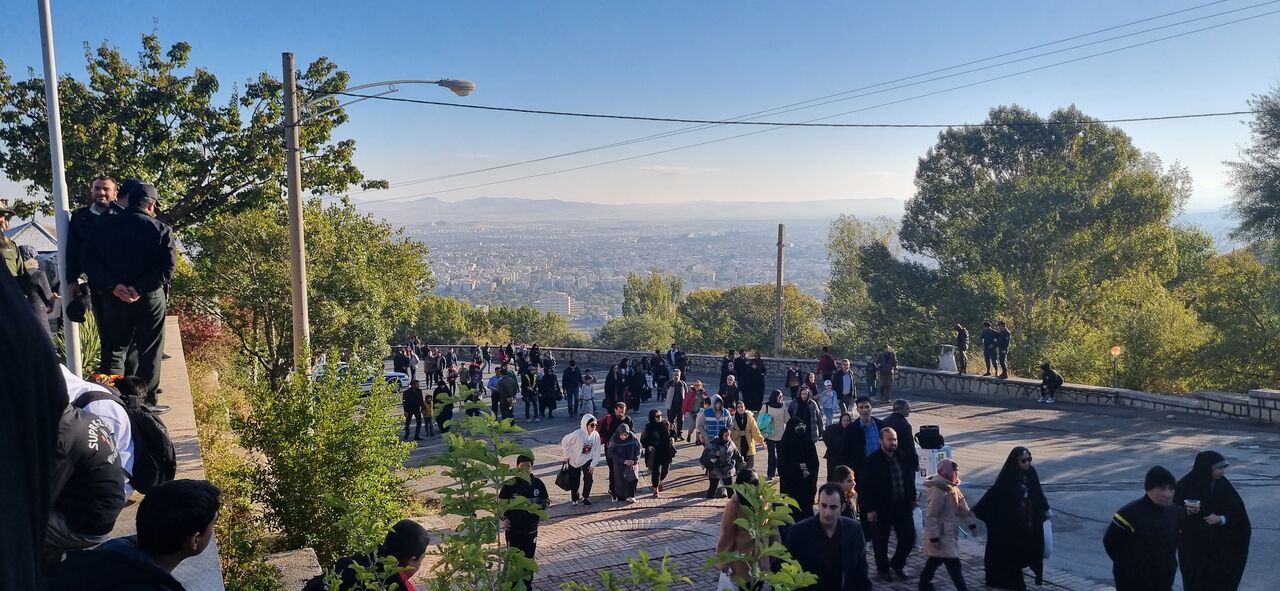 همایش پیاده روی خانوادگی در همدان برگزار شد