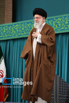 Rencontre entre les familles des martyrs de la sécurité et le Guide suprême de la Révolution islamique d’Iran