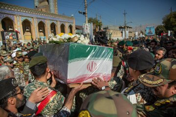 Funeral por el mártir Sayad Mansuri en Kermanshah