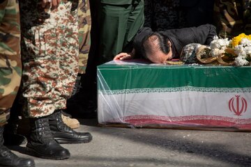 Funeral por el mártir Sayad Mansuri en Kermanshah