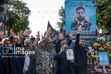 Funeral por el mártir Sayad Mansuri en Kermanshah