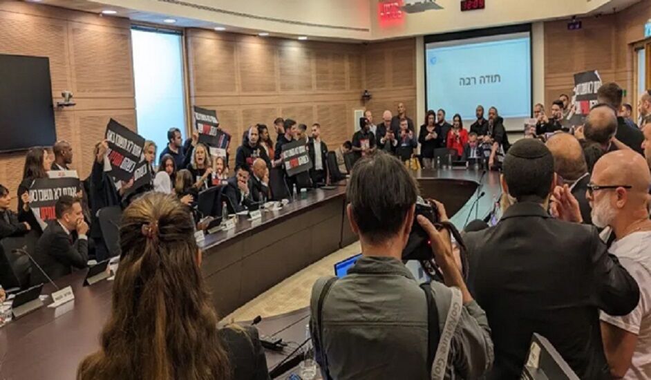 Families of Zionist prisoners engage in heated debate with Knesset members