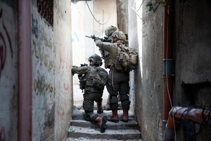 Mort en martyr de 2 Palestiniens à Tulkarem et la poursuite des violents combats contre les forces sionistes