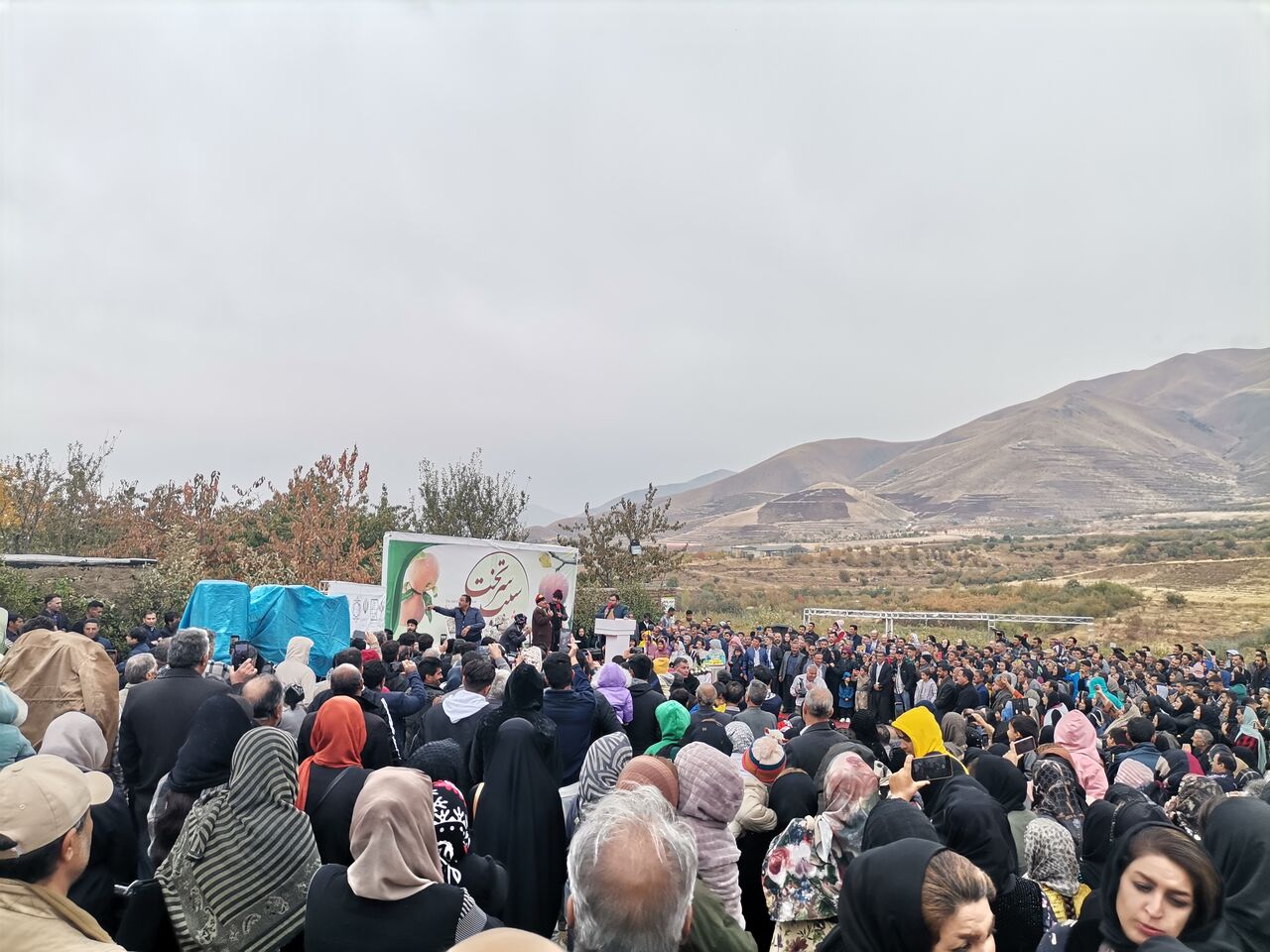 باران، جشنواره «سیب سرتخت» کرمانشاه را نیمه تمام گذاشت