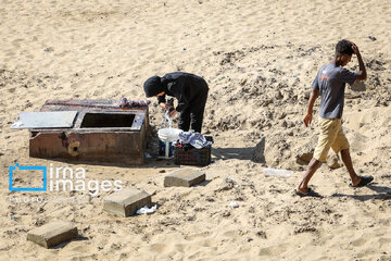 War-hit people of southern Lebanon on coast of Beirut