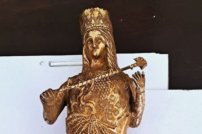 کشف یک قطعه مجسمه شبه طلا در مراغه/ عاملان فروش مجسمه تاریخی دستگیر شدند کشف یک قطعه مجسمه شبه طلا در مراغه/ عاملان فروش مجسمه تاریخی دستگیر شدند