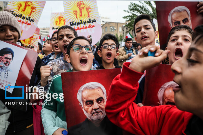 ۱۳ آبان روز بازخوانی تاریخ، نمادی از ایستادگی و آزادی