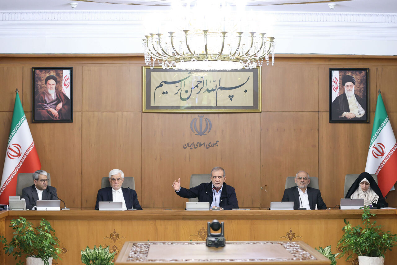 پزشکیان: ایران بدنبال صلح و ثبات و رژیم صهیونیستی بدنبال تشدید بحران و جنگ است پزشکیان: ایران بدنبال صلح و ثبات و رژیم صهیونیستی بدنبال تشدید بحران و جنگ است