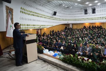 همسران جانبازان بهترین نماد پرستار بی منت هستند/ حل مشکلات پرستاران اولویت حوزه درمان