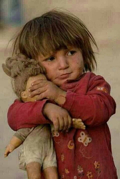 تصویر دخترک فلسطینی نماد انسانیت در مقابل جنایت صهیونیست‌ها است