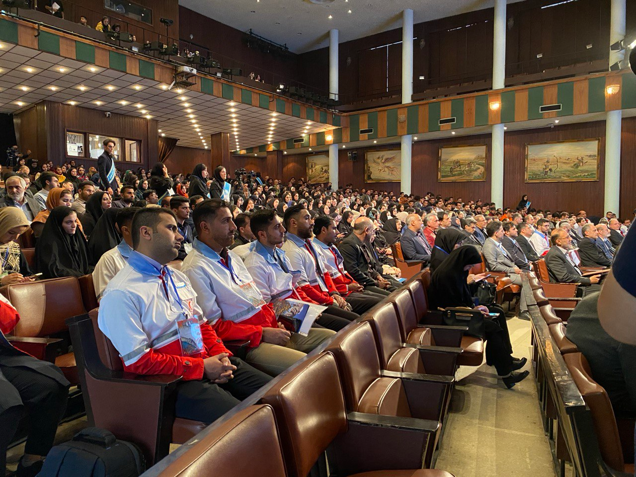 آیین اعطای تندیس فداکاری به دانشجویان با پیام رئیسجمهور آغاز شد