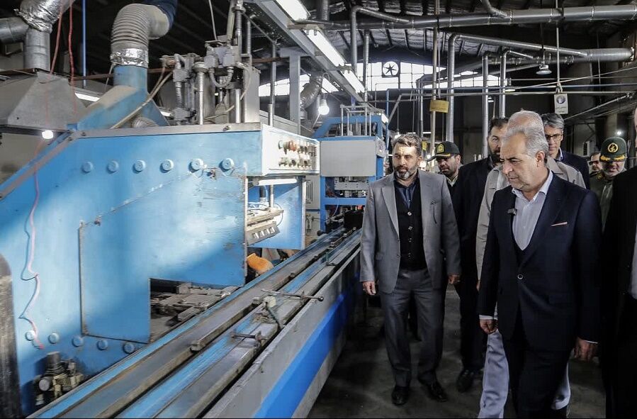 بررسی مشکلات هفت واحد تولیدی در سهشنبههای اقتصادی استاندار آذربایجان شرقی بررسی مشکلات هفت واحد تولیدی در سهشنبههای اقتصادی استاندار آذربایجان شرقی