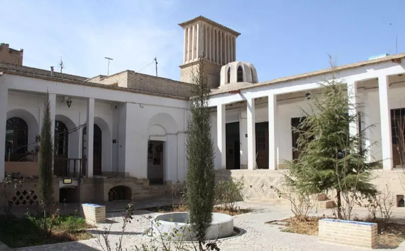 خانه یغماییها؛ بنایی در دل شاهرود با معماری یزدی