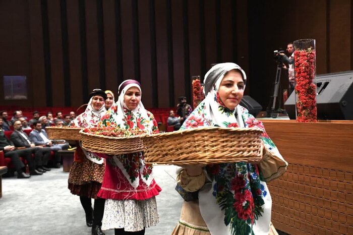 خراسان جنوبی ۹۸ درصد زرشک بیدانه جهان را تولید میکند