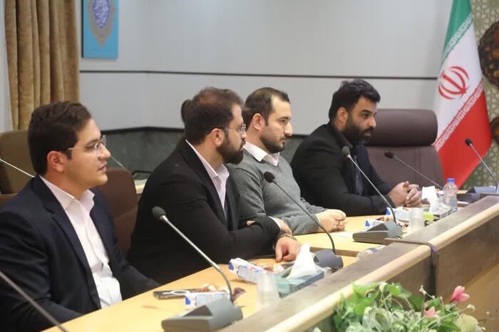 استاندار: از ظرفیت جوانان متخصص در رفع مشکلات قم بهره خواهیم برد