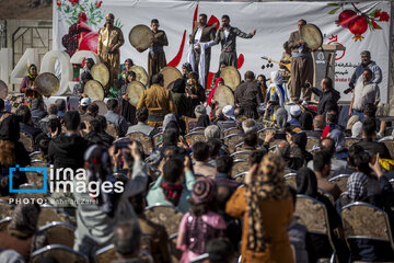 Festival de Acción de Gracias de Granada en Paveh