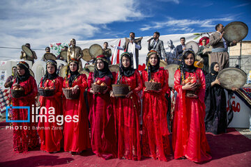 Festival de Acción de Gracias de Granada en Paveh