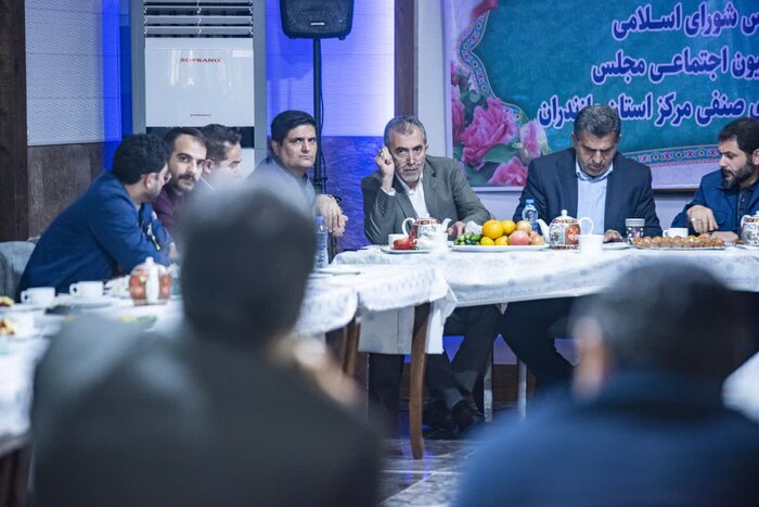 نماینده مجلس: واگذاری امور به مردم از طریق اتحادیهها امکانپذیر است