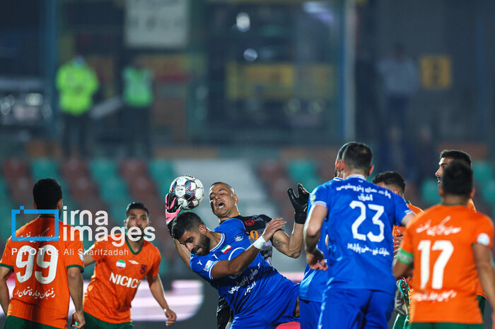 رشیدی: حسینی هنوز هم یکی از بهترین گلرهای ایران است/ برخی از بازیکنان در حد استقلال نیستند