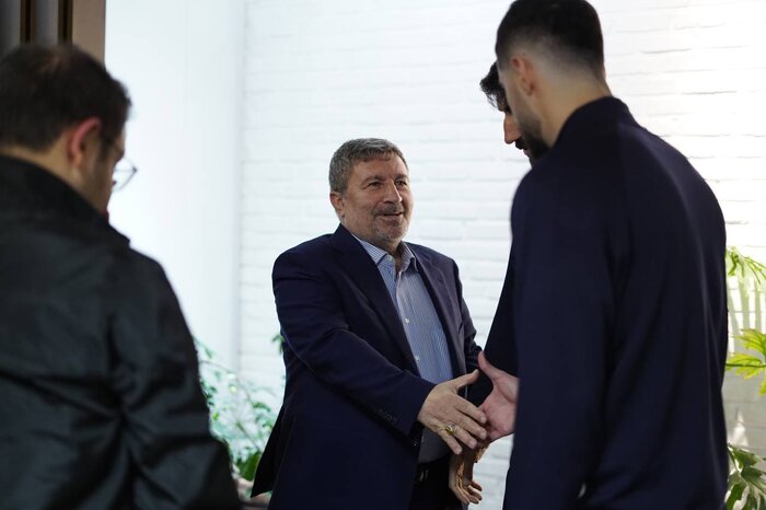 رئیس شورای اطلاعرسانی مهمان ویژه تمرین تیم ملی فوتبال + تصاویر