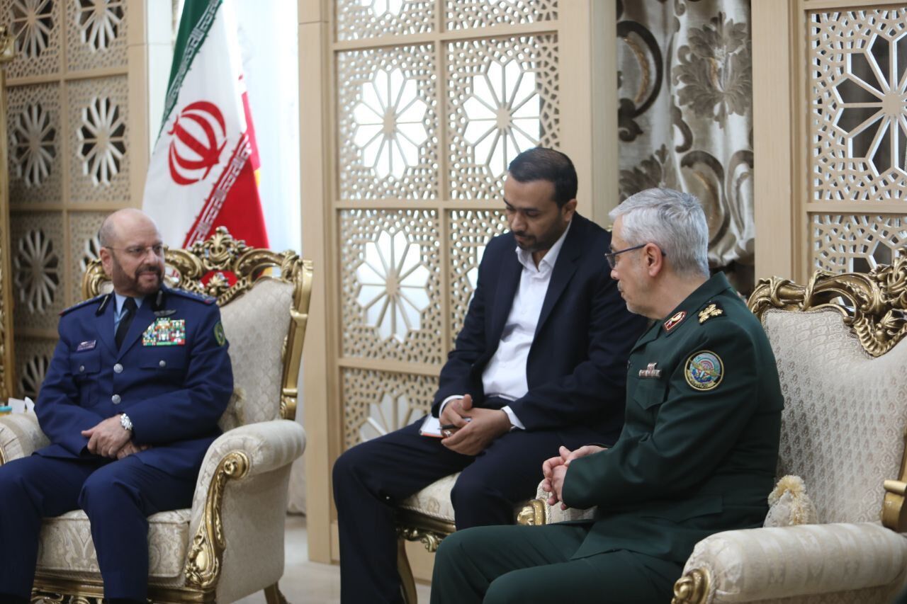 Chief of Staff of the Saudi Armed Forces meets Major General Bagheri