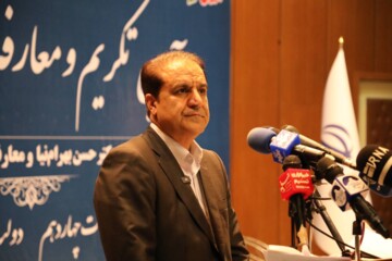 استاندار جدید ایلام: استان نیازمند نگاه تازه و تلاش همگانی است