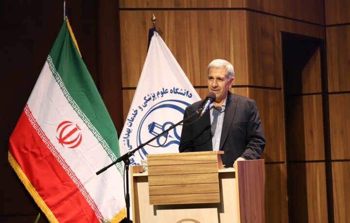 مشاور عالی و جانشین وزیر بهداشت:پیگیری جدی مطالبات کادر درمان هستیم