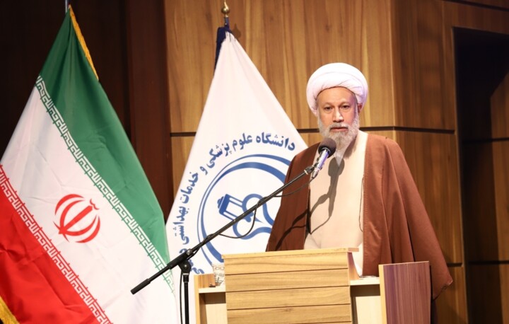 مشاور عالی و جانشین وزیر بهداشت:پیگیری جدی مطالبات کادر درمان هستیم