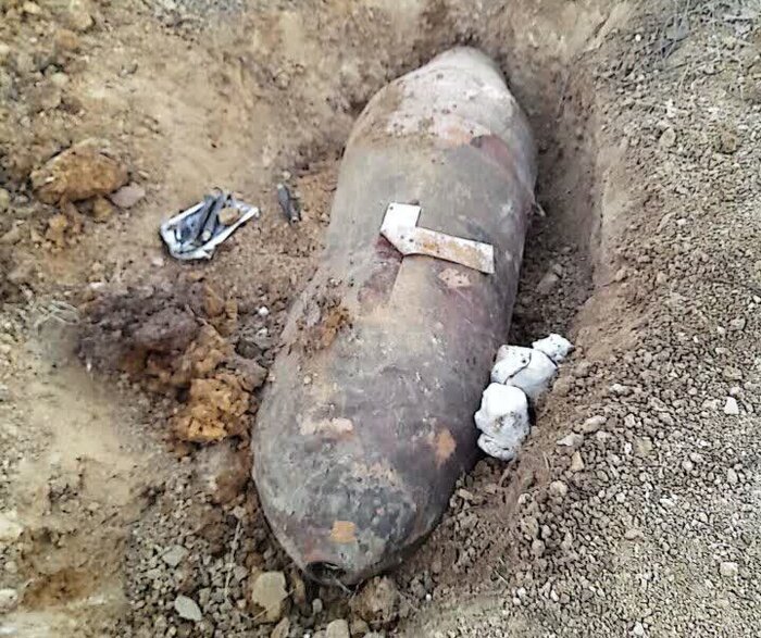 بمب بجا مانده از جنگ گجستان در روستای "امیرایوب" فارس منهدم شد