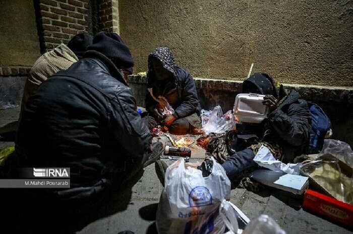 دوگانگی گرمخانه و کمپ؛ دلیل فرار بی خانمانهای بجنورد چیست؟