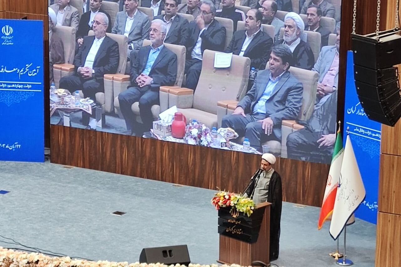 امام جمعه کرمان: مکتب شهید سلیمانی مبنای وحدت و پیشرفت است