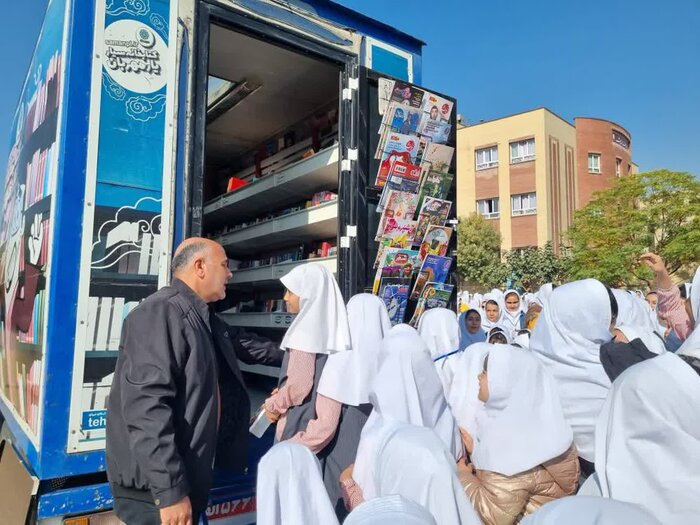 همدلی کتابخوانهای اسلامشهری در هفته کتاب و کتابخوانی