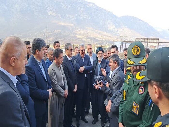 معاون وزیر صمت: واردات گوشیهای آیفون به کشور آزاد است