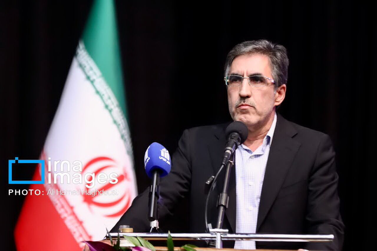 دست بند به دست صادرکننده میزنیم و انتظار رفع مشکلات را داریم دست بند به دست صادرکننده میزنیم و انتظار رفع مشکلات را داریم