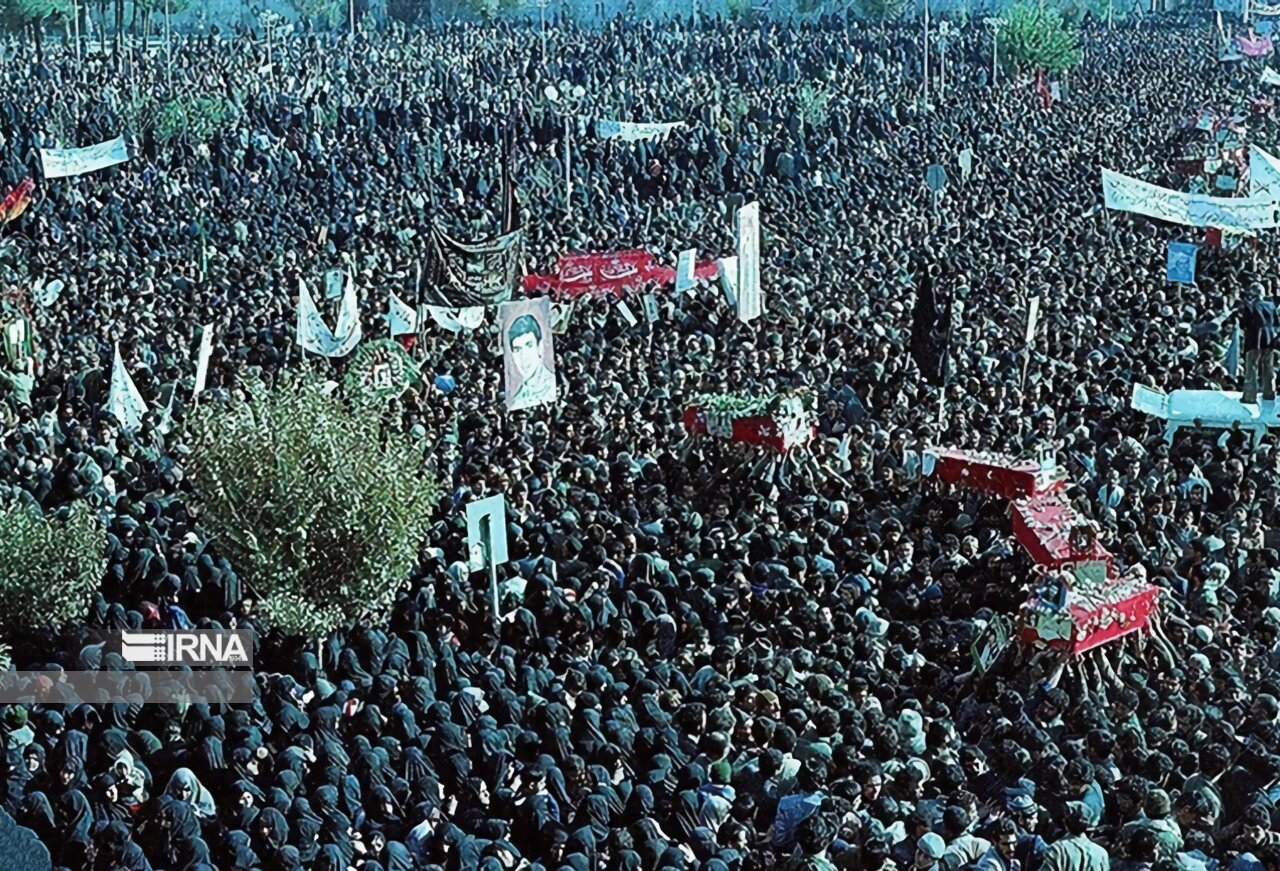 ۲۵ آبان، جوشش غیرت و حماسه ماندگار نصف جهان