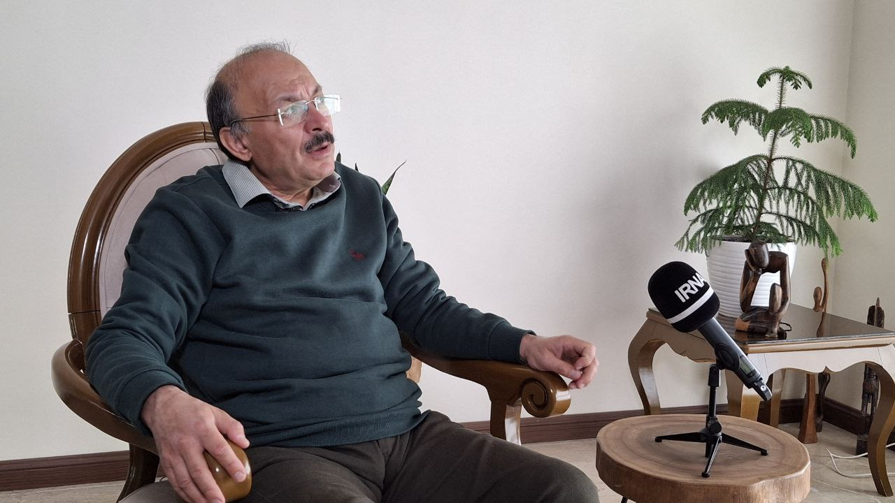 فلسفهی بیارتباط با زندگی وراجی است/ امروز ابنسینا به همان شکل خام به کار ما نمیآید