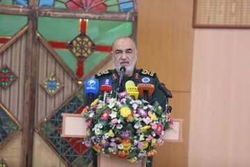 سرلشکر سلامی: بخش مهمی از تاریخ اسلام با اراده مردان سپاه در حال تکمیل است