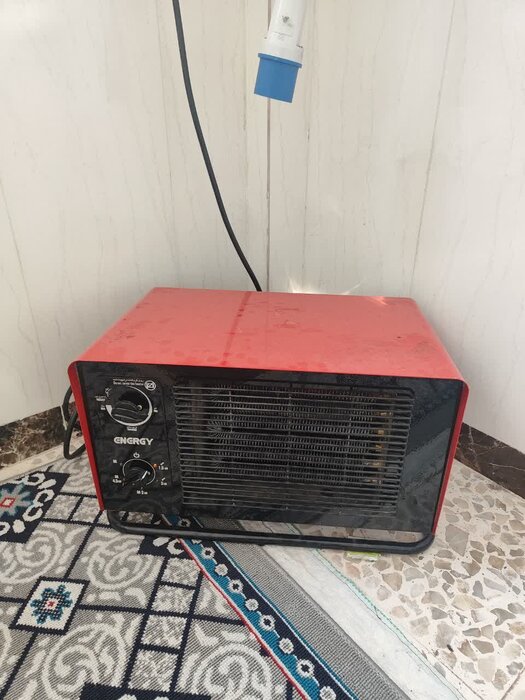 وقتی سرما هم جلودار تحصیل نمیشود/بخاری ندارند اما درس میخوانند