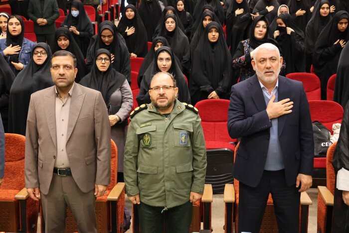 فرماندار بهارستان: دانشآموزان در اردوی راهیان نور مقابله با تهدیدات دشمن را فرا می گیرند