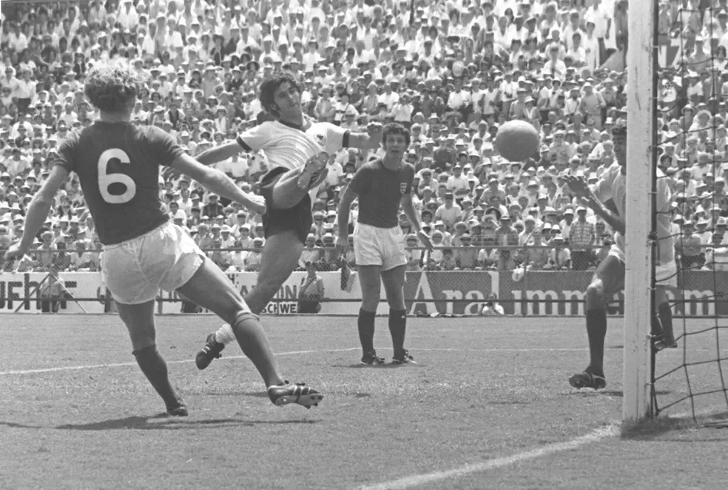 دایی: فکر میکردم رکوردم دستنیافتی است/ افتخار میکنم که در کنار رونالدو و مسی هستم