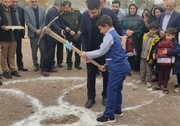 کلنگ مدرسه یک کلاسه روستای خیرآباد قم به زمین زده شد