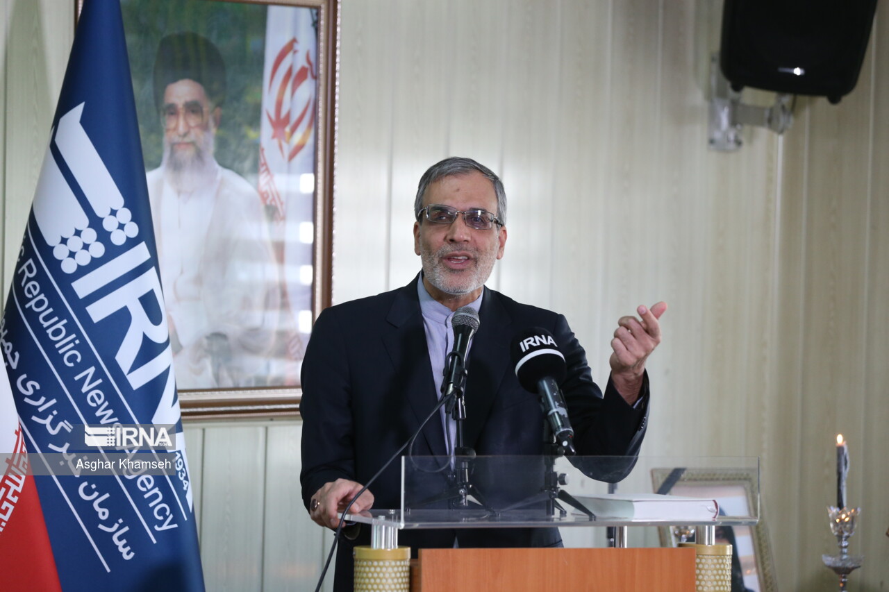 مراسم یادبود«منصوره قدیری جاوید» در سازمان خبرگزاری جمهوری اسلامی با حضور مدیرعامل، همکاران و خانواده